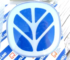 New Holland 82005352 Logo Frt Emblem Oem Part Fits 53 Models In Original Box